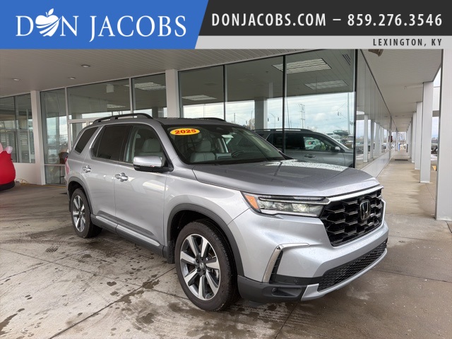 2025 Honda Pilot Touring's photo