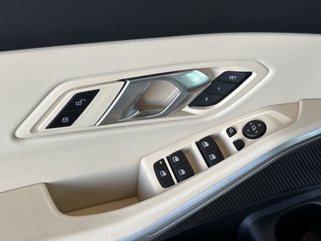 2025 Bmw 330i photo 11
