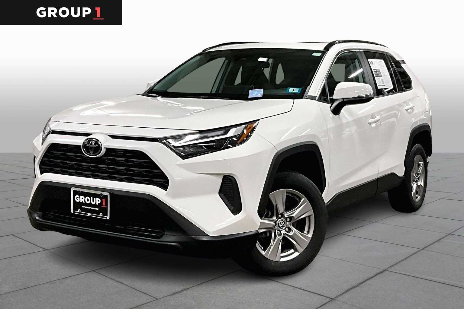 2022 Toyota RAV4 XLE's photo