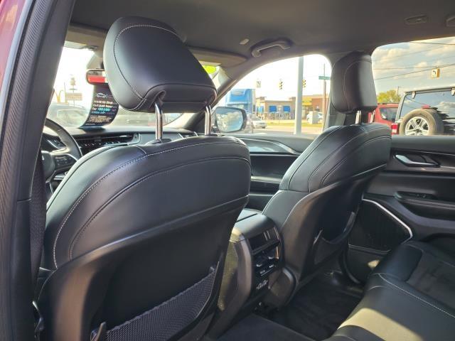 2022 Jeep Grand Cherokee Altitude photo 2