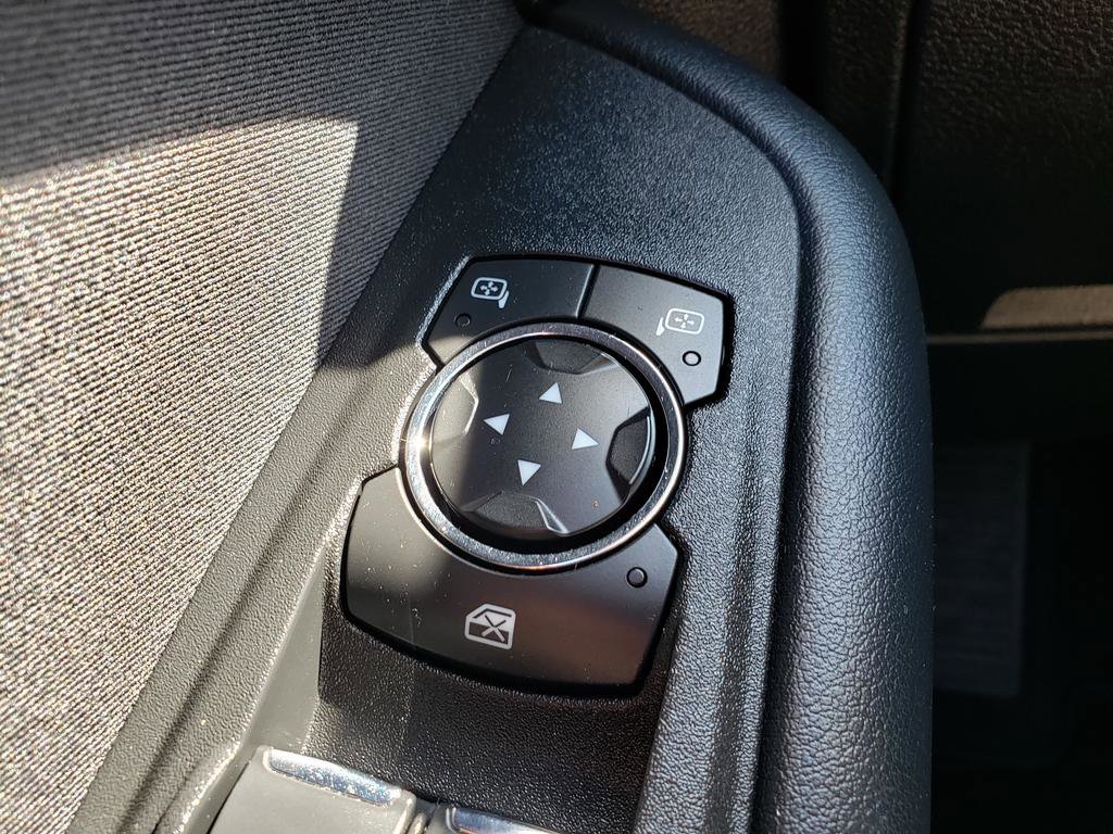 2019 Ford Edge SE photo 25