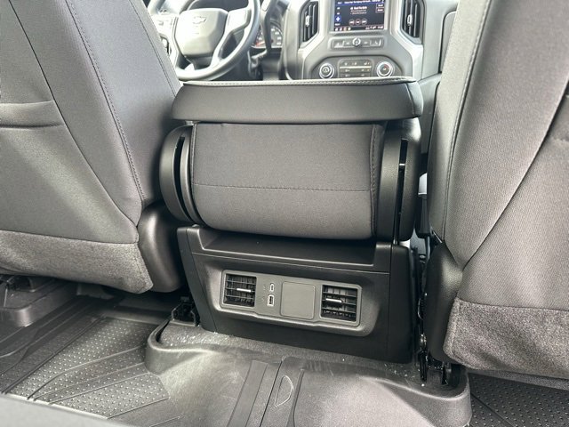 2026 Chevrolet Silverado 2500HD Custom photo 9