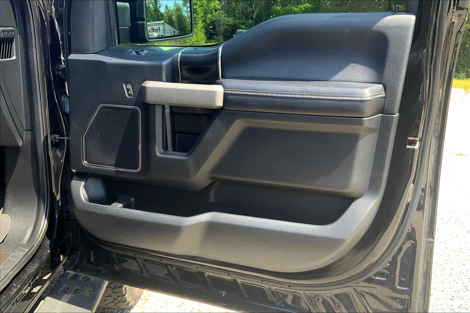 2019 Ford F-150 Raptor photo 22