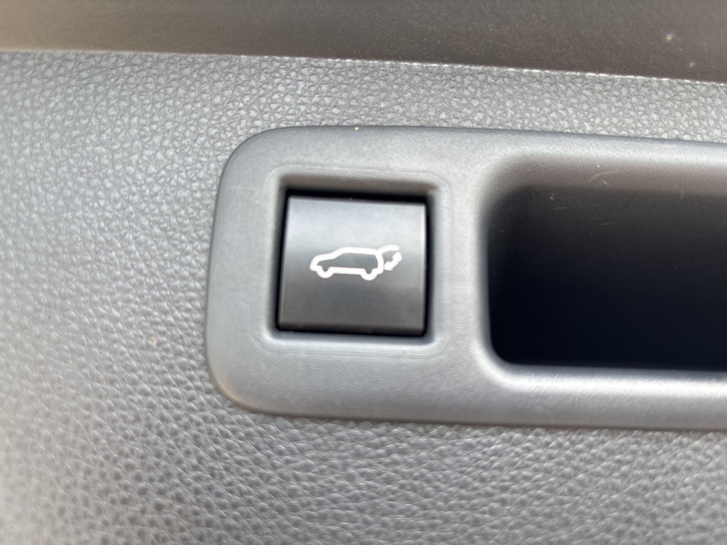 2021 Toyota Highlander XLE photo 17