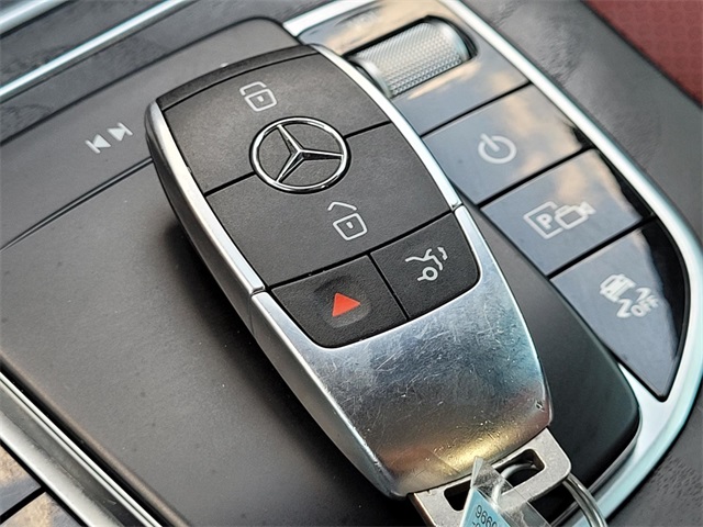2022 Mercedes Benz GLC 300 photo 31