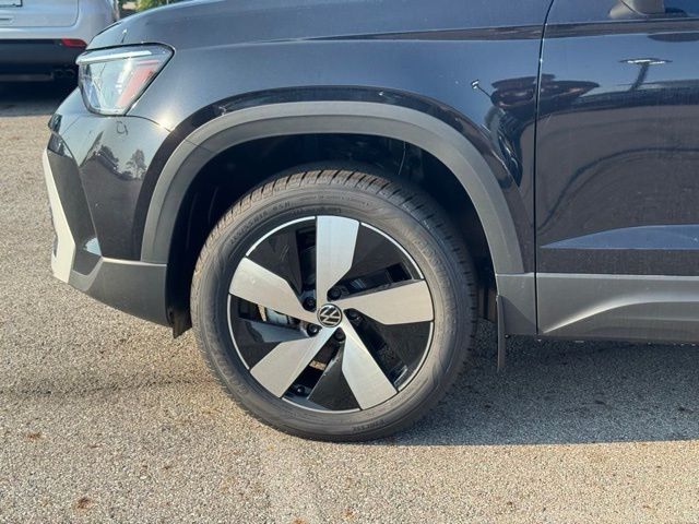 2025 Volkswagen Taos S photo 6