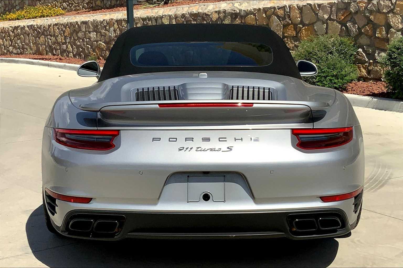 2019 Porsche 911 Turbo S photo 6