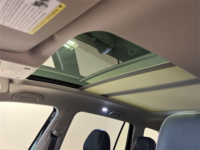 2026 Volkswagen Atlas SE Technology photo 17