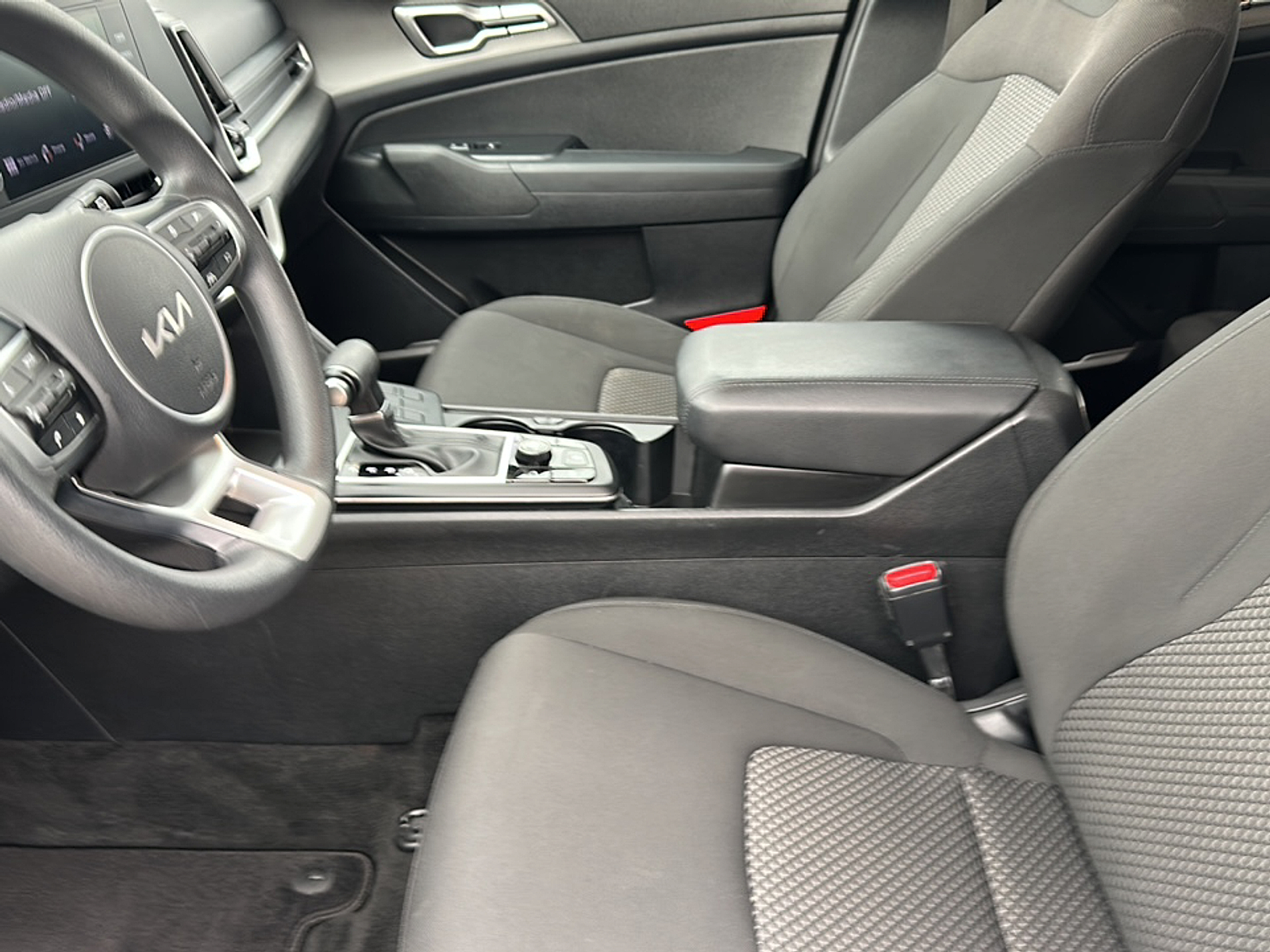2023 Kia Sportage LX photo 2