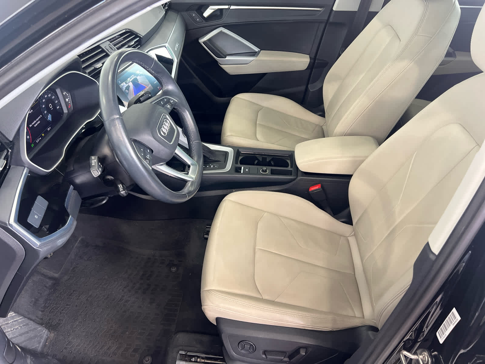 2022 Audi Q3 S line Premium photo 10
