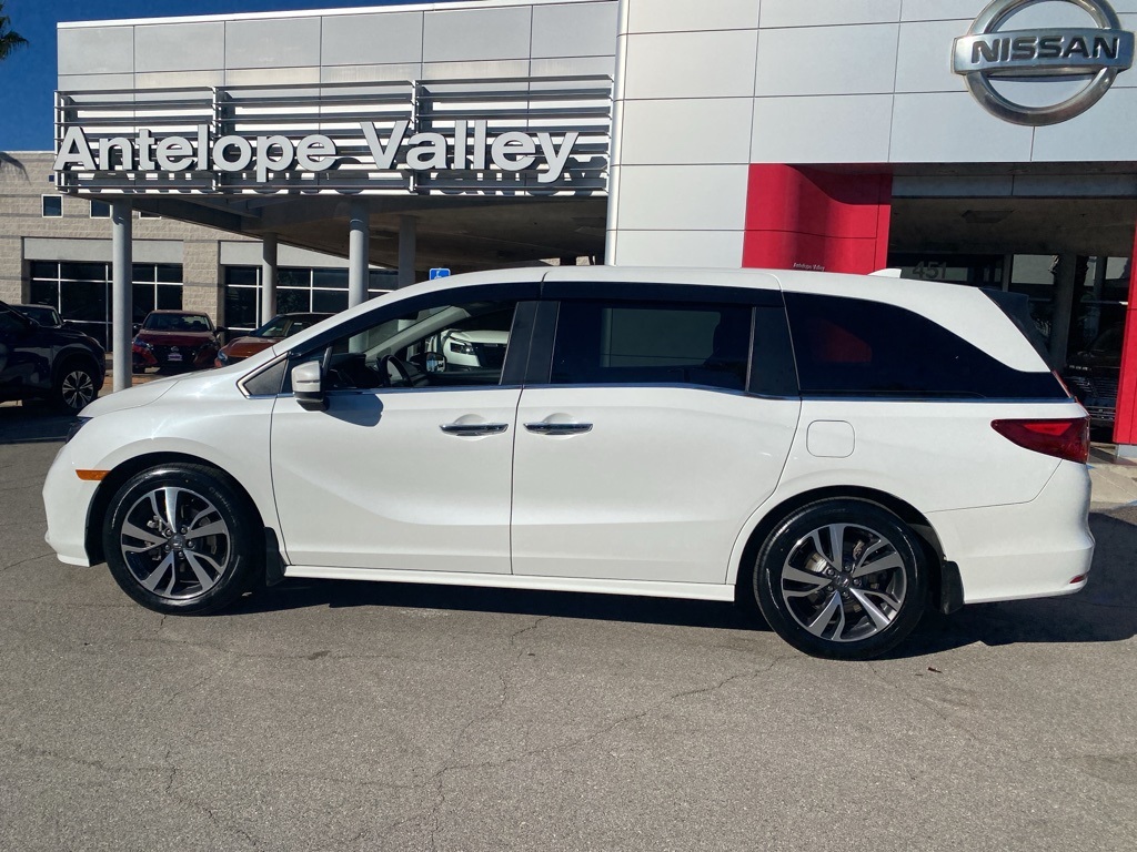 2022 Honda Odyssey Touring photo 3