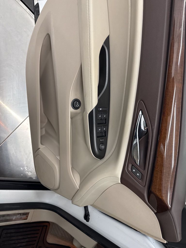 2012 Cadillac SRX Luxury photo 16