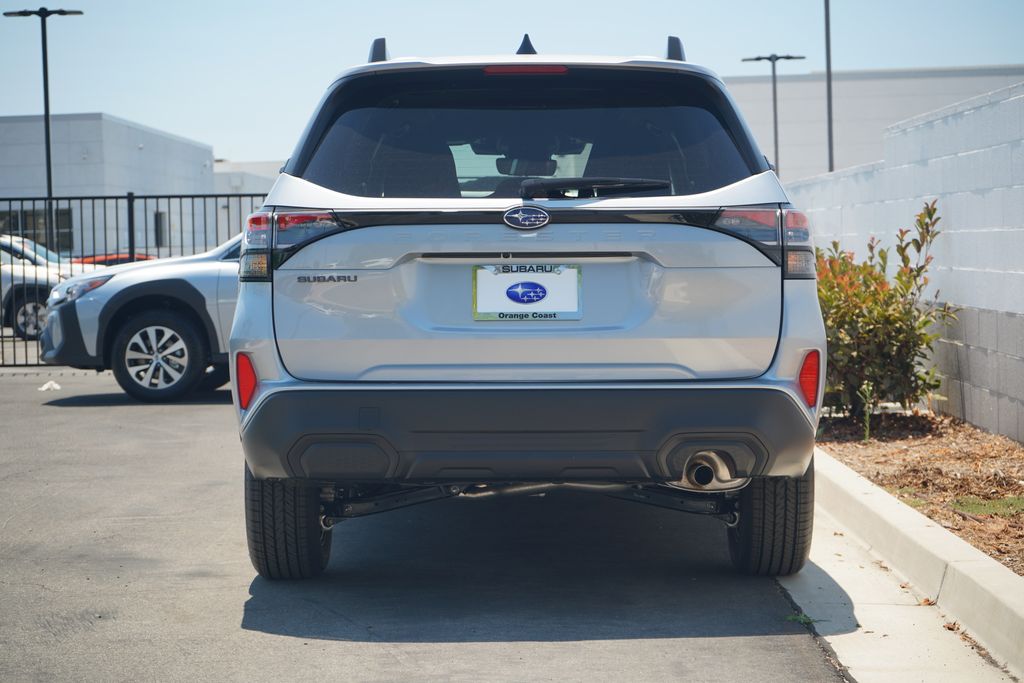 2025 Subaru Forester Premium photo 3