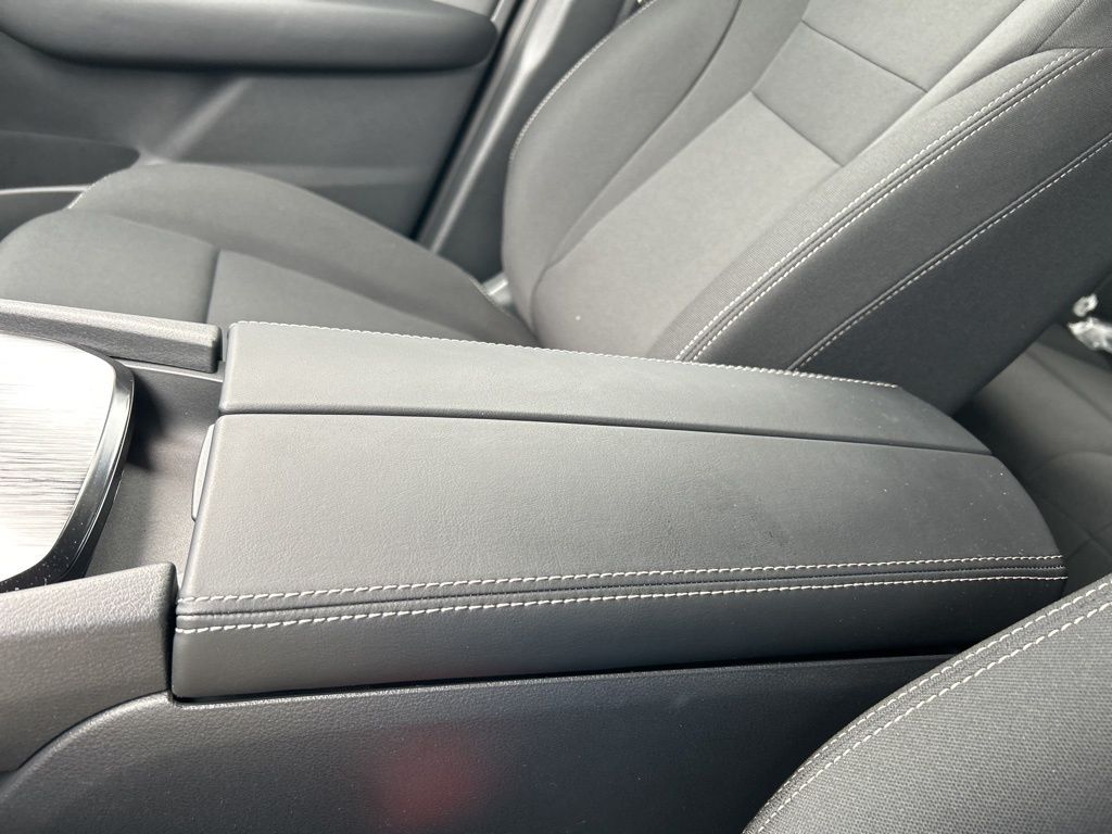 2025 Nissan Rogue S photo 15