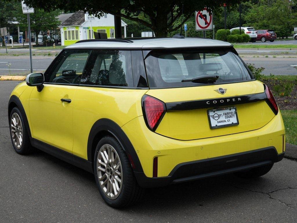 2025 Mini Cooper 2 Door Hardtop Signature photo 10