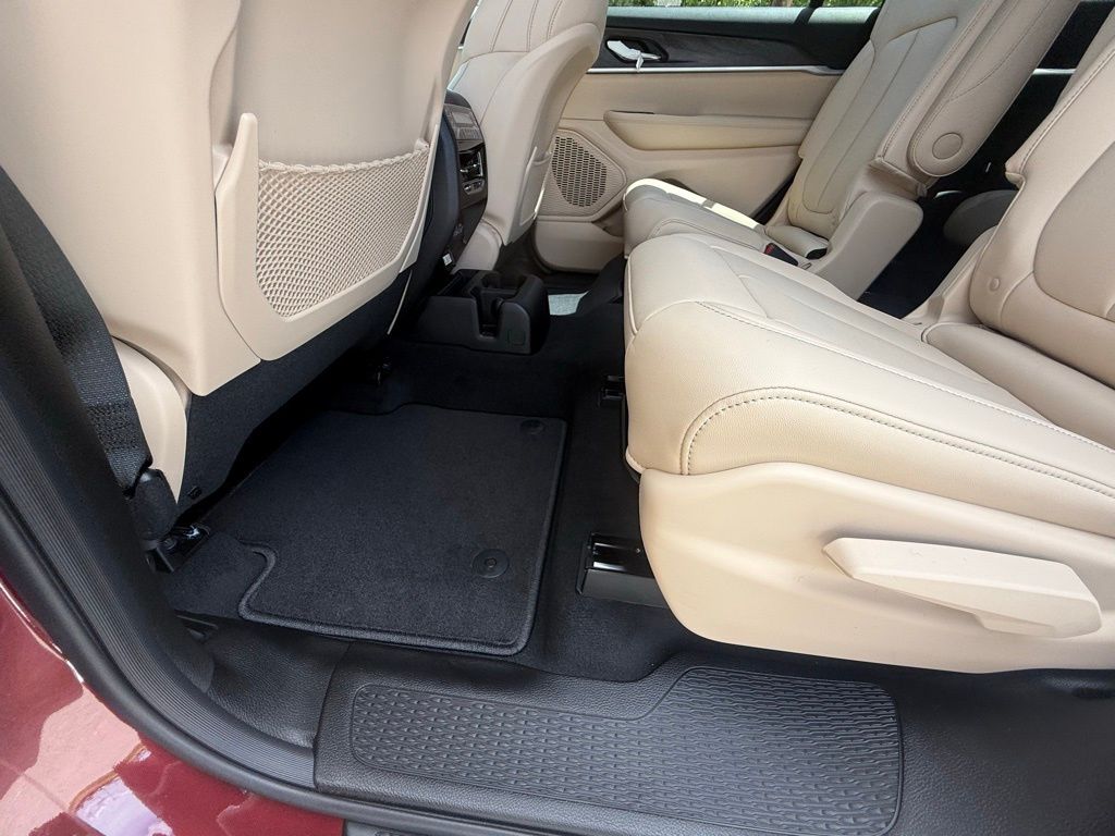 2025 Jeep Grand Cherokee Limited photo 20