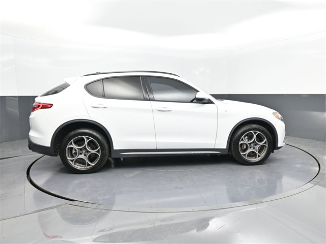 2022 Alfa Romeo Stelvio Ti photo 21