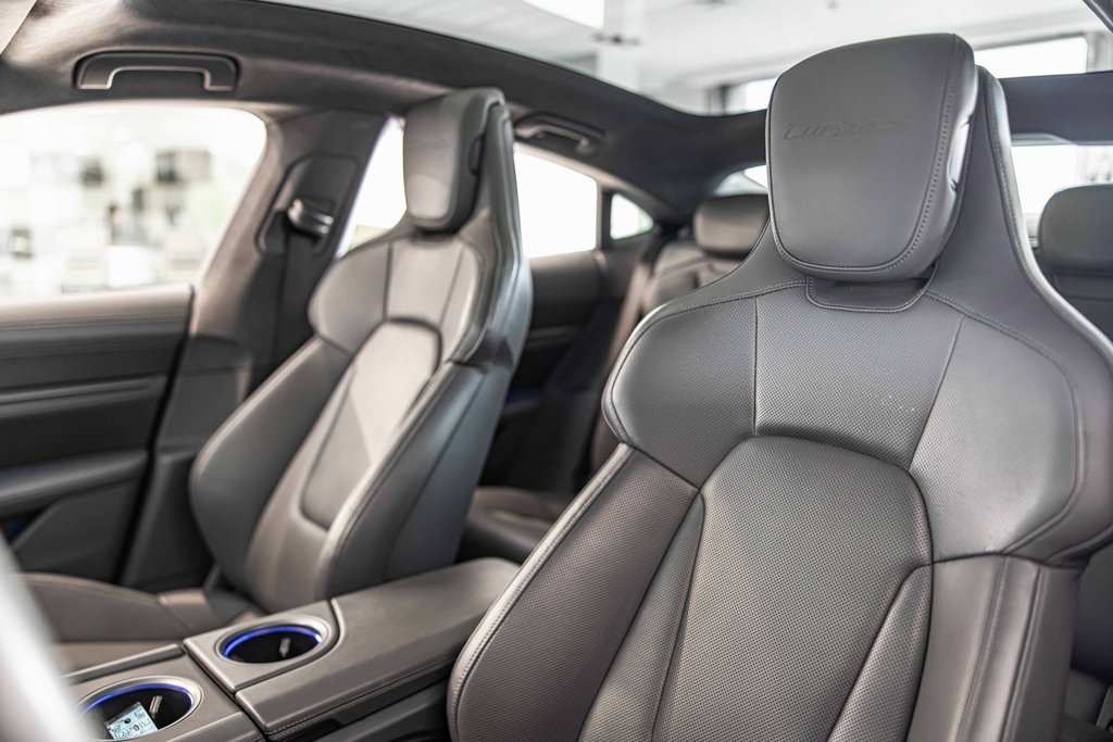 2020 PORSCHE TAYCAN - Image 20