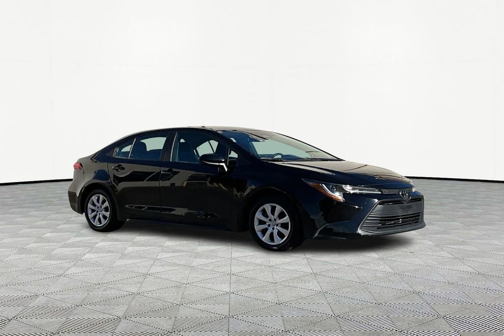 2024 Toyota Corolla LE photo 2