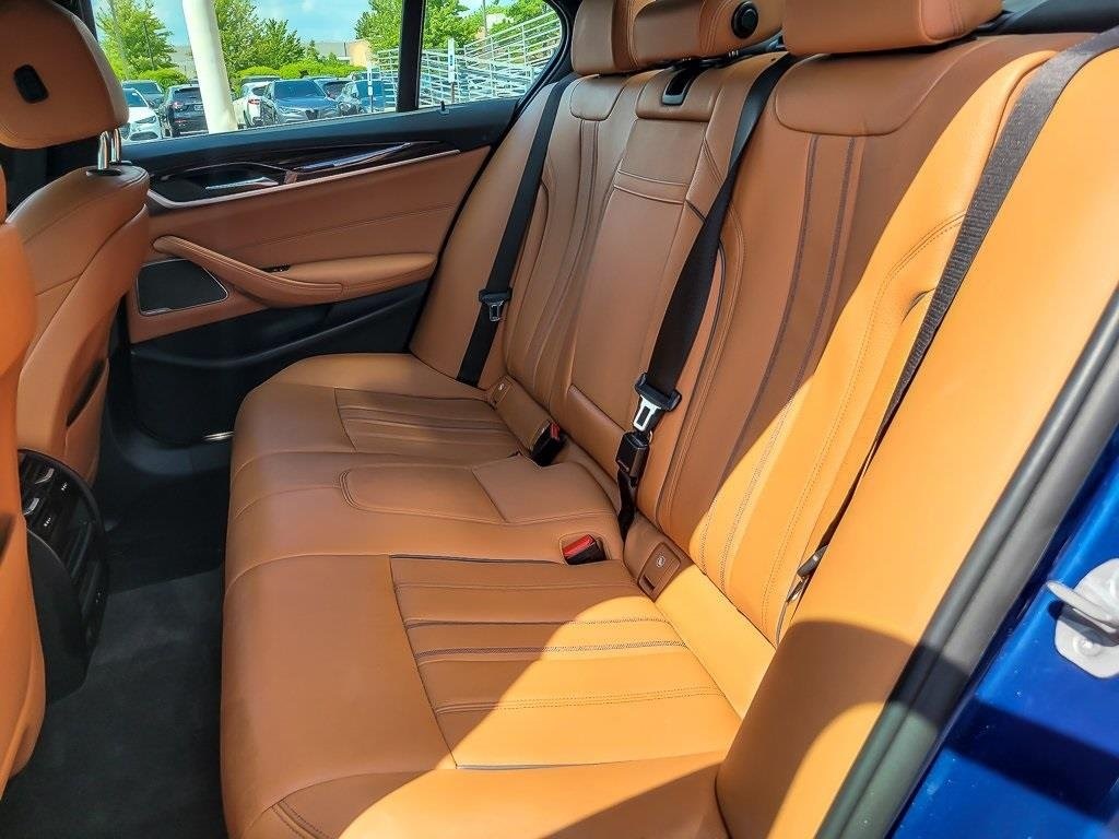 2022 BMW 540I - Image 9