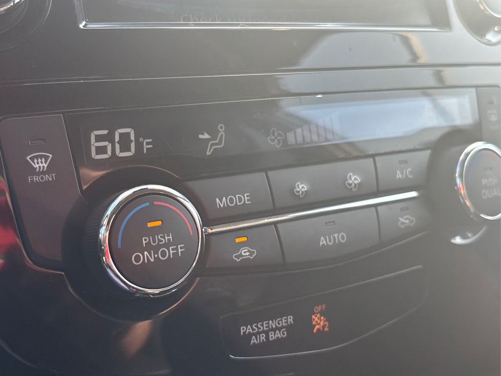 2019 Nissan Rogue SV photo 18