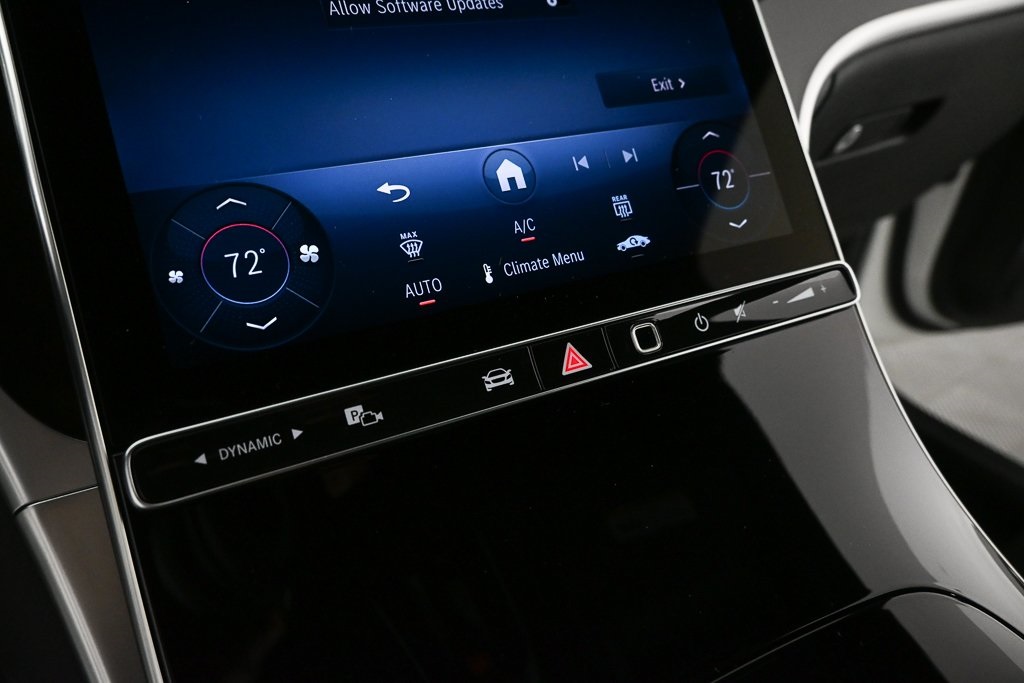 2025 Mercedes Benz GLC 300 photo 14