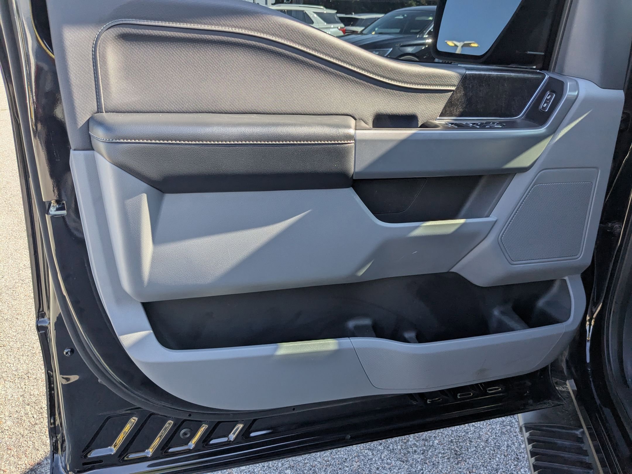 2022 Ford F-150 XLT photo 11
