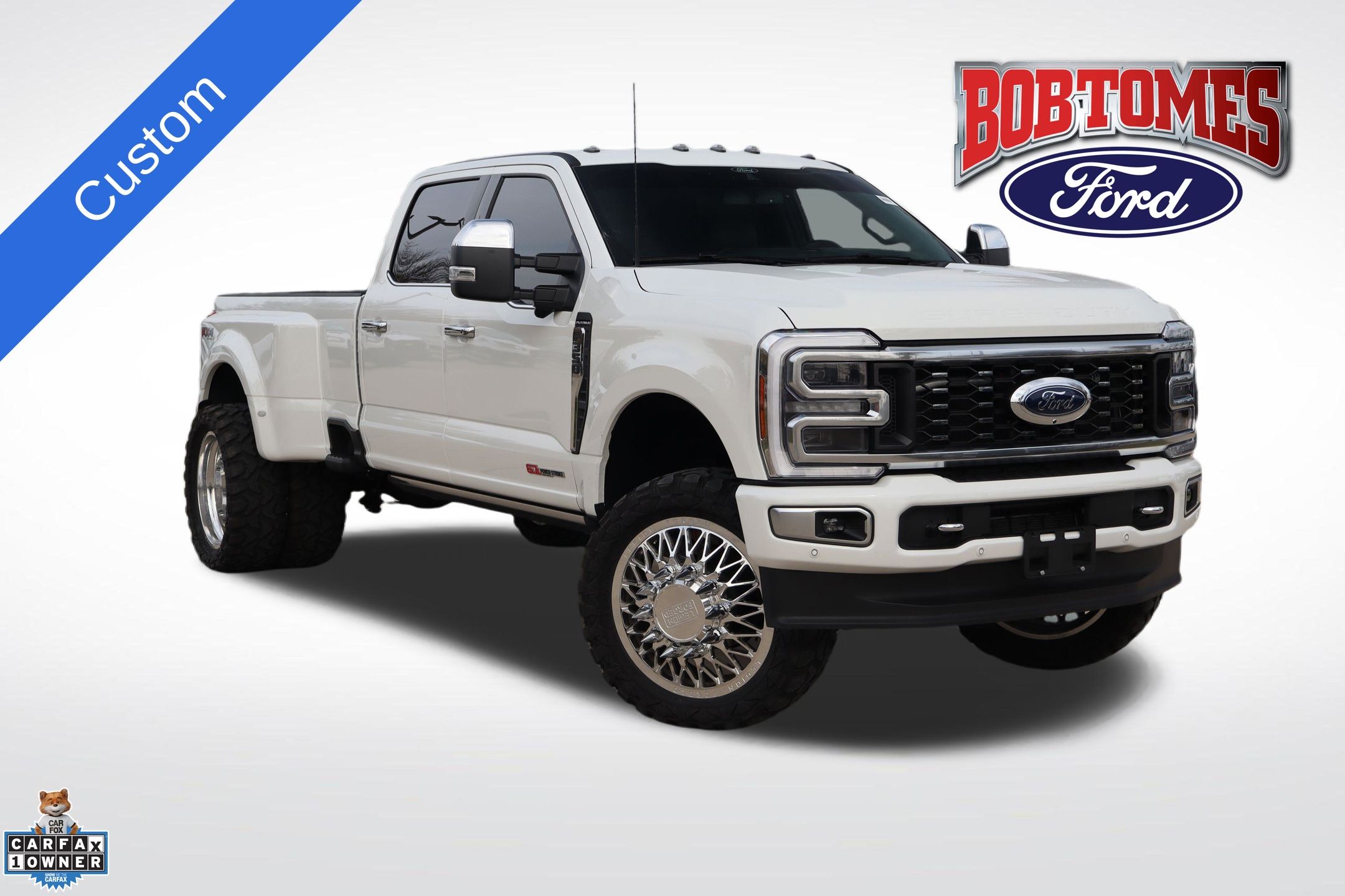 2024 Ford F-350 Super Duty Platinum's photo