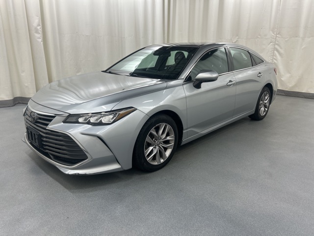 2021 Toyota Avalon XLE photo 2