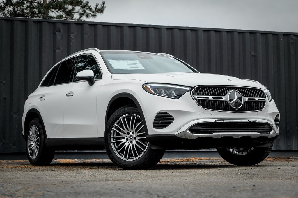 2026 Mercedes-Benz GLC Base's photo