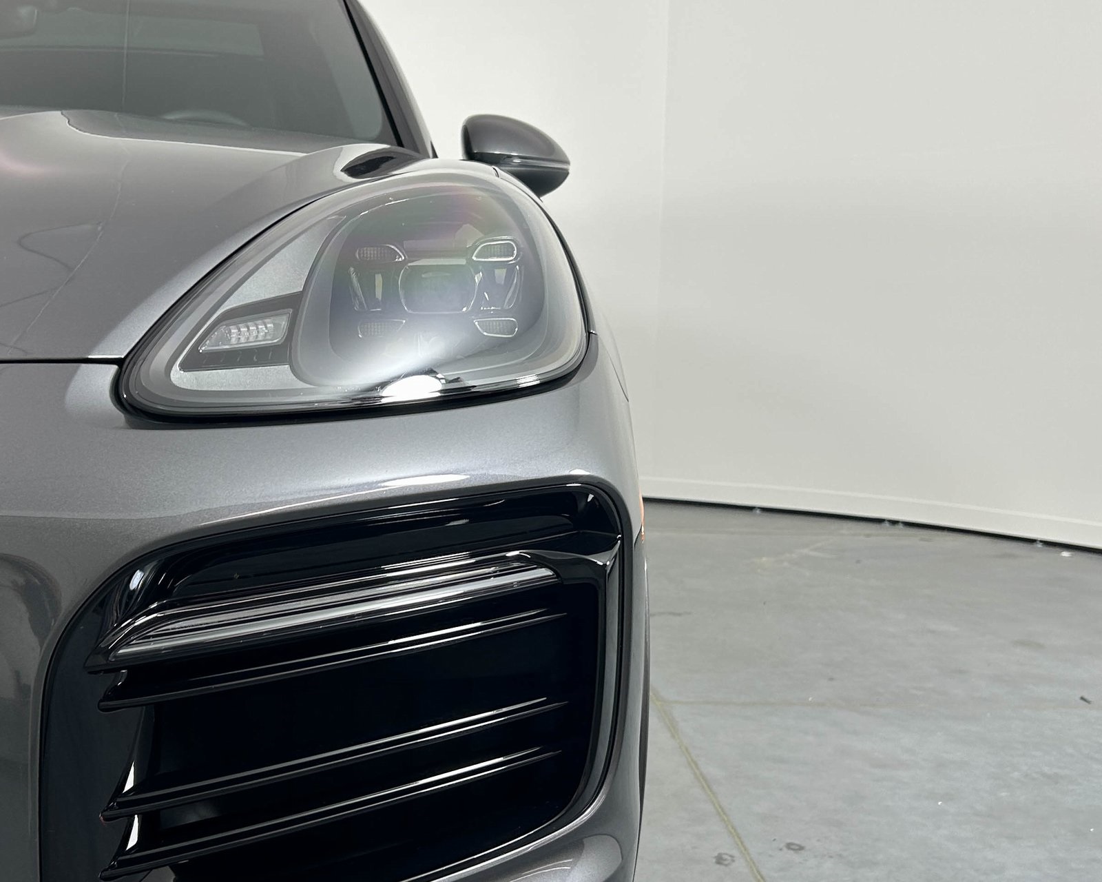 2023 Porsche Cayenne E-Hybrid Coupe photo 11