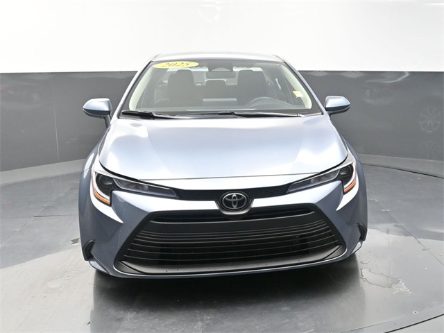 2025 Toyota Corolla LE photo 2