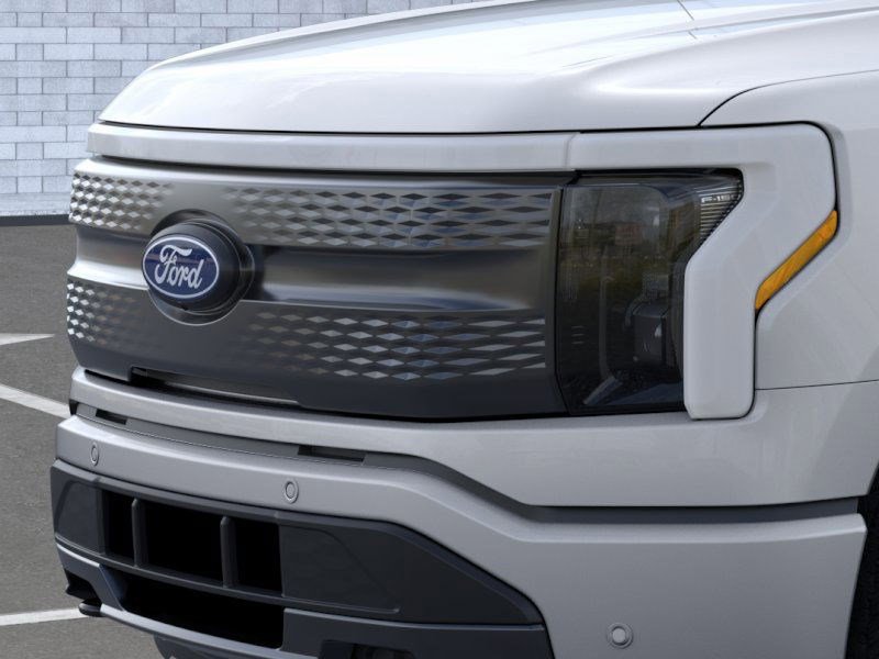 2025 Ford F-150 Lightning photo 16