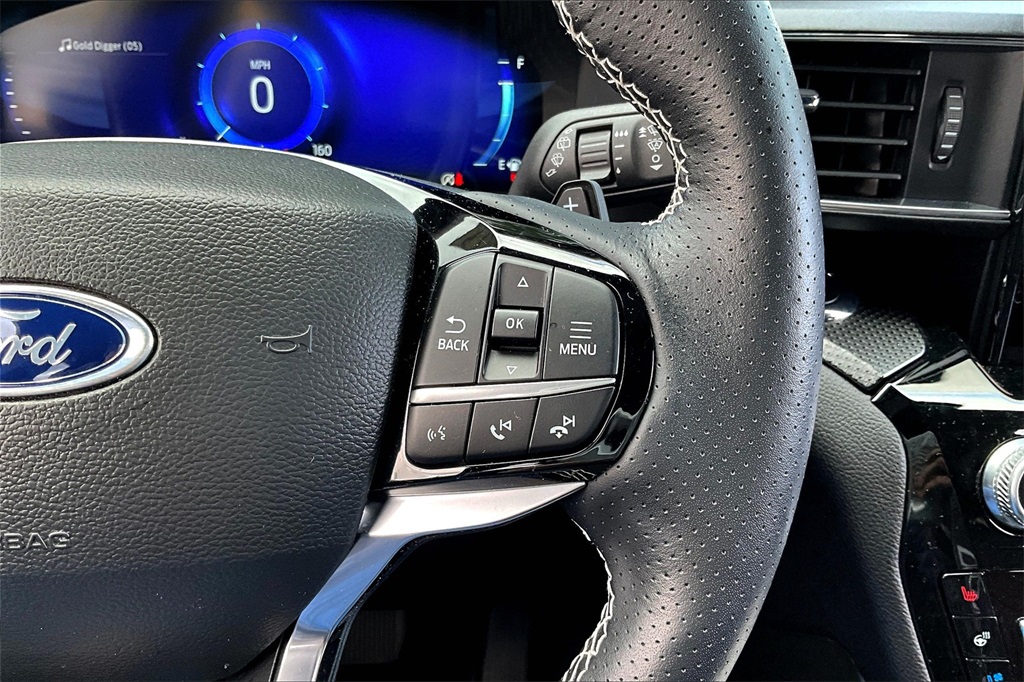 2023 Ford Explorer ST photo 23