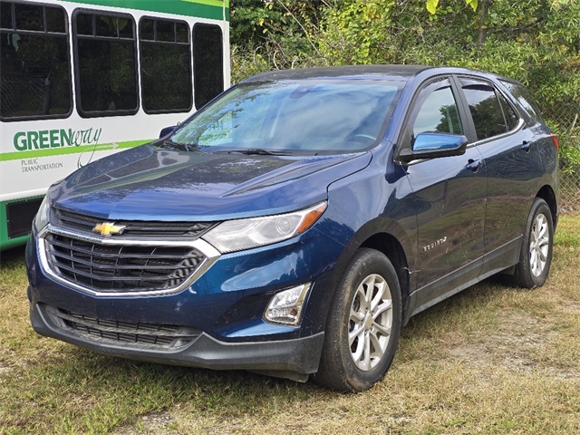 2021 Chevrolet Equinox LT photo 2