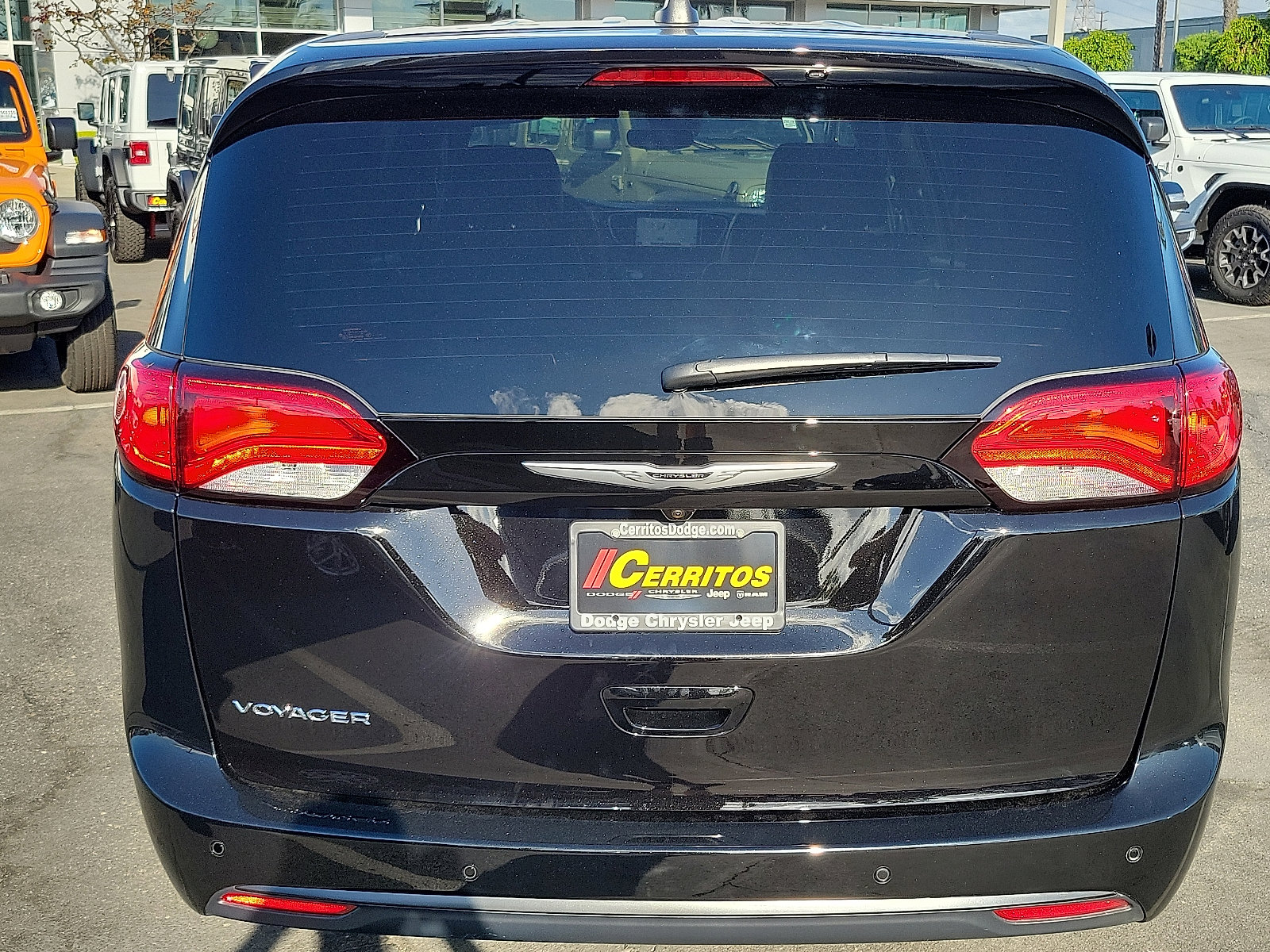 2025 Chrysler Voyager LX photo 18
