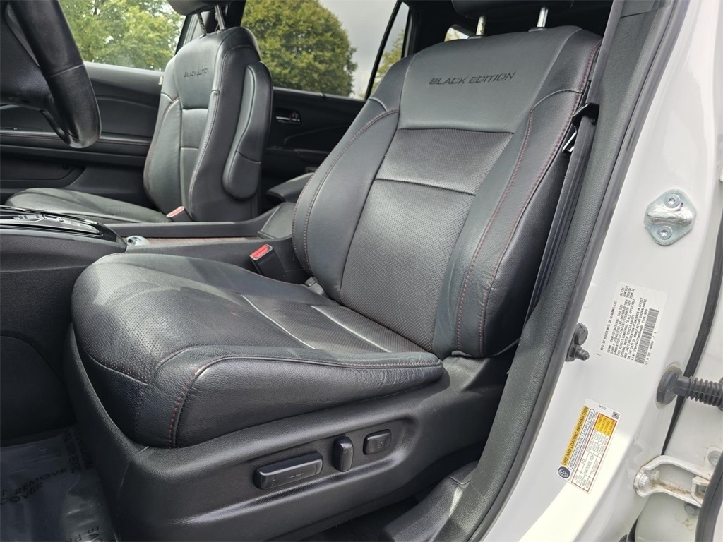 2021 Honda Pilot Black Edition photo 20