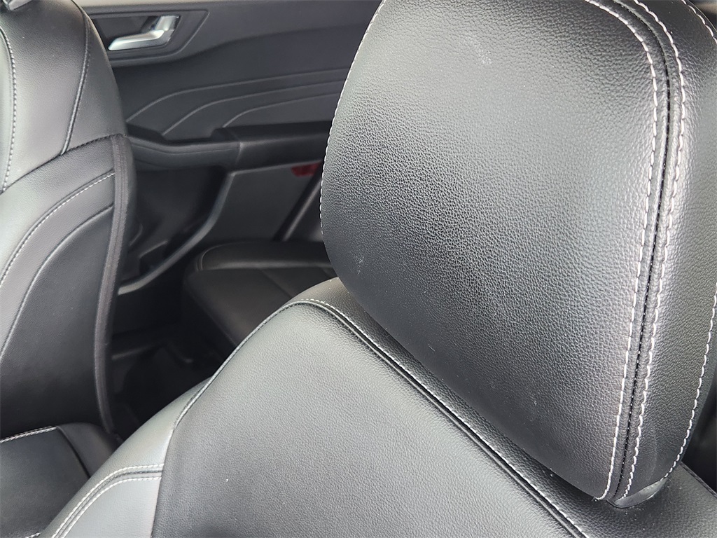 2022 Ford Escape SEL photo 22