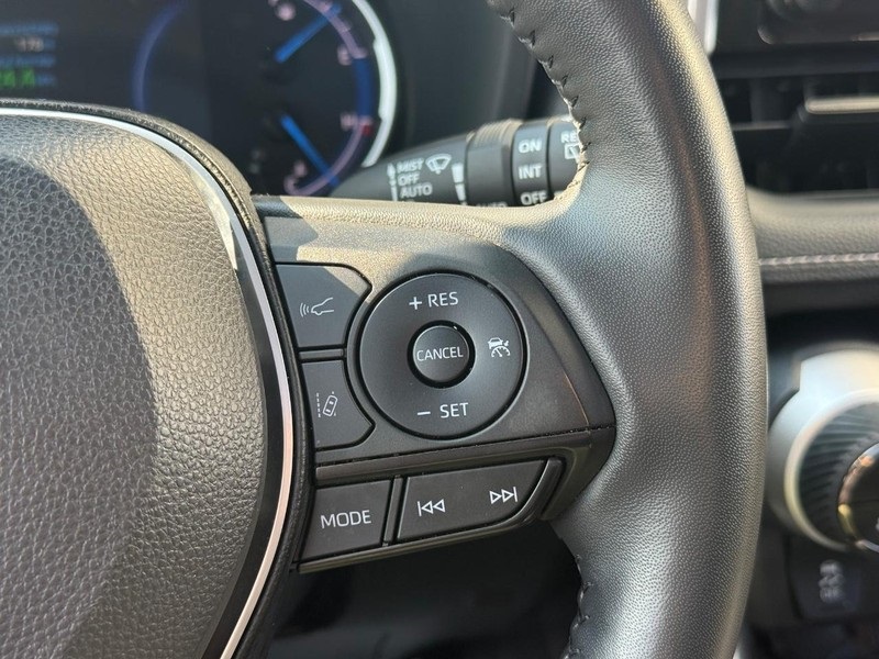 2024 Toyota RAV4 Hybrid XLE photo 20
