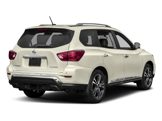 2017 Nissan Pathfinder Platinum photo 2