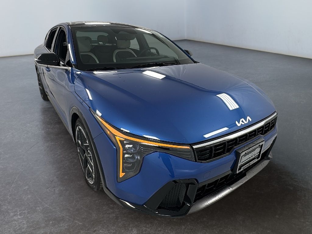 2025 Kia K4 GT-Line's photo