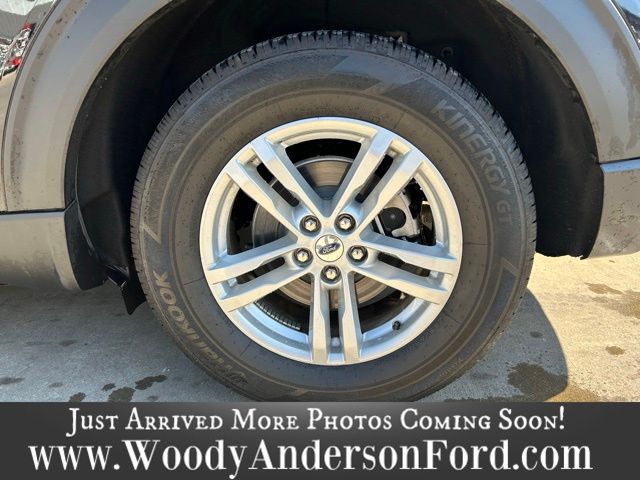 2022 Ford Explorer XLT photo 6