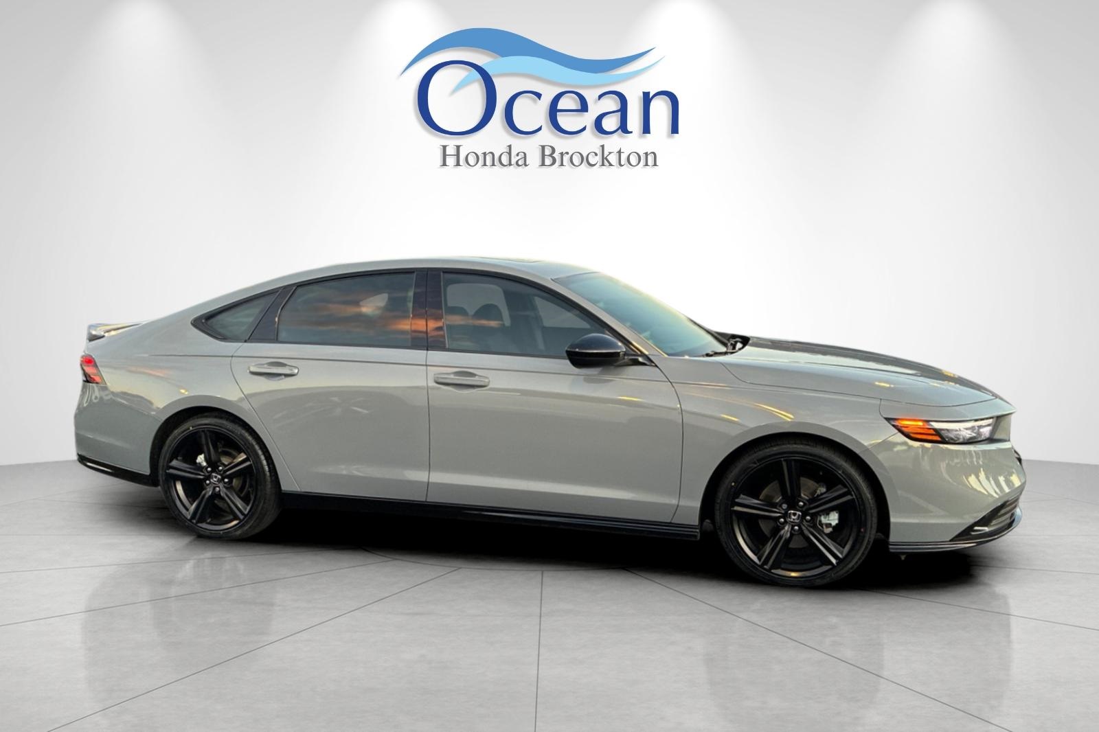 2024 Honda Accord Hybrid Sport-L photo 2