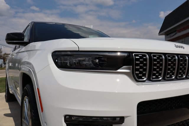2025 Jeep Grand Cherokee L Summit photo 3