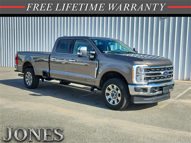 2023 Ford F-250 Super Duty Lariat's photo