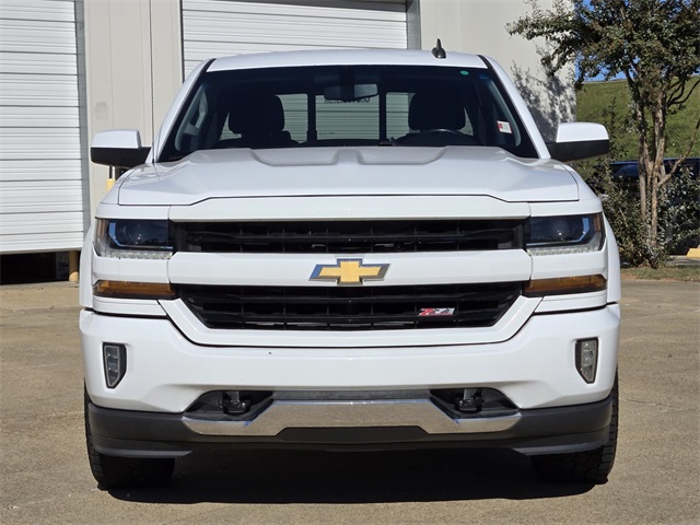2018 Chevrolet Silverado 1500 LT photo 2