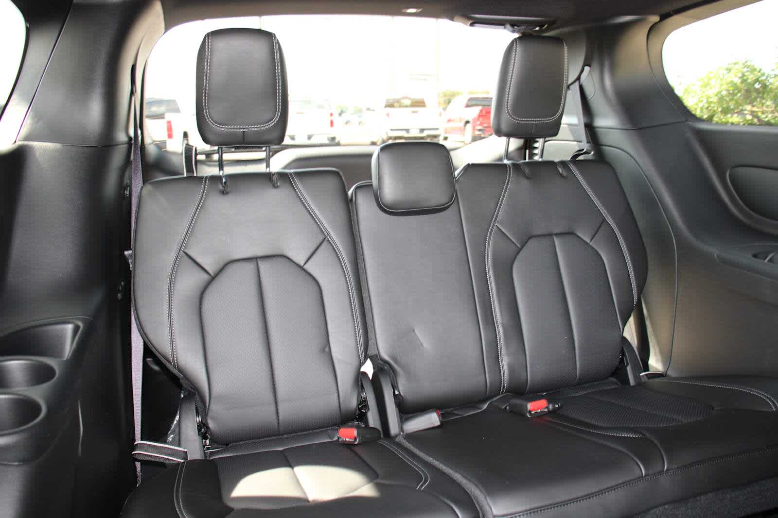2025 Chrysler Voyager LX photo 40