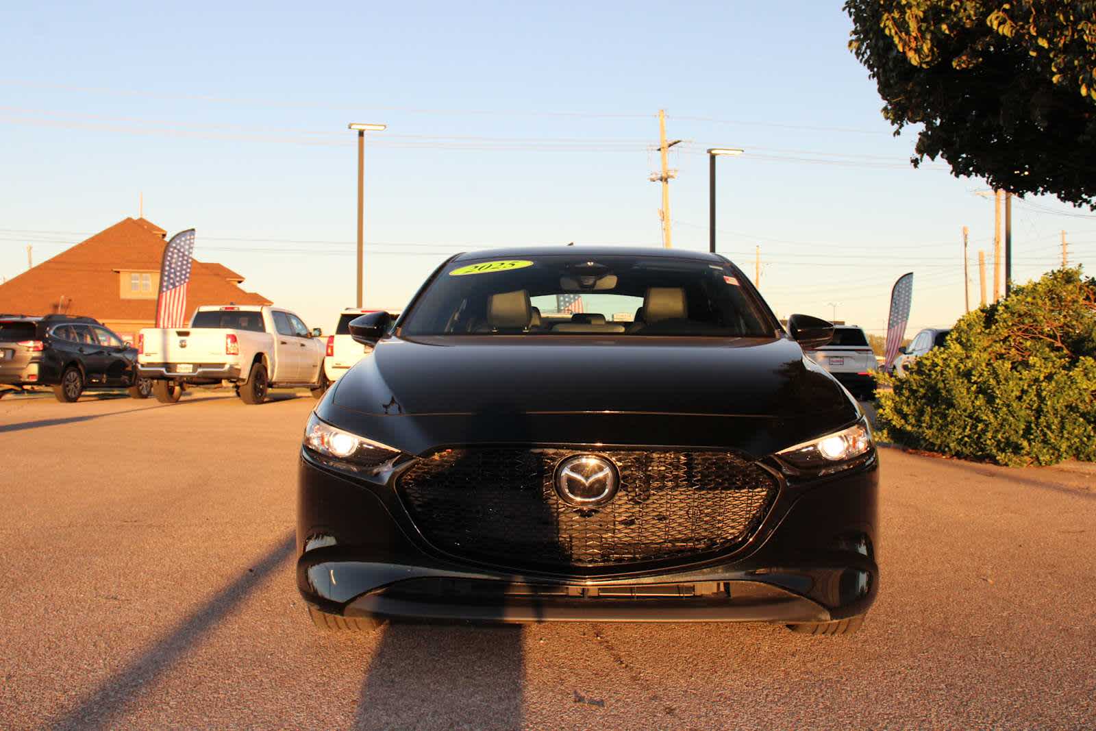 2025 Mazda Mazda3 Hatchback 2.5 Select Sport photo 2