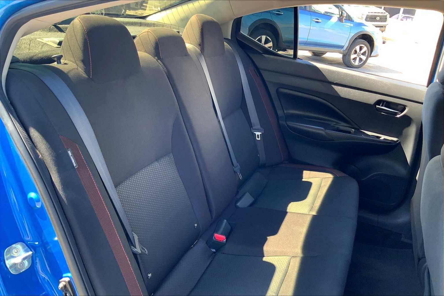 2020 Nissan Versa SR photo 17