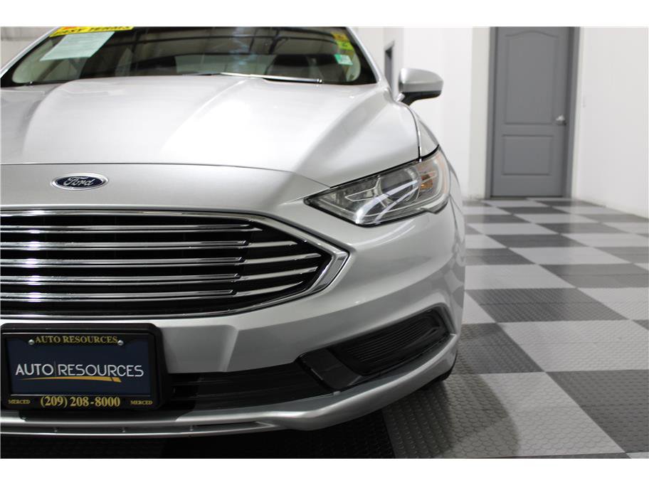 2017 Ford Fusion SE photo 8